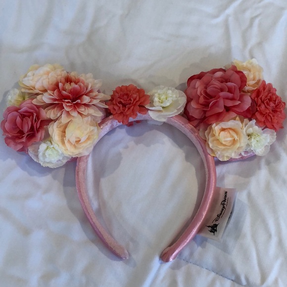 Disney Accessories - Disney Flower Ears